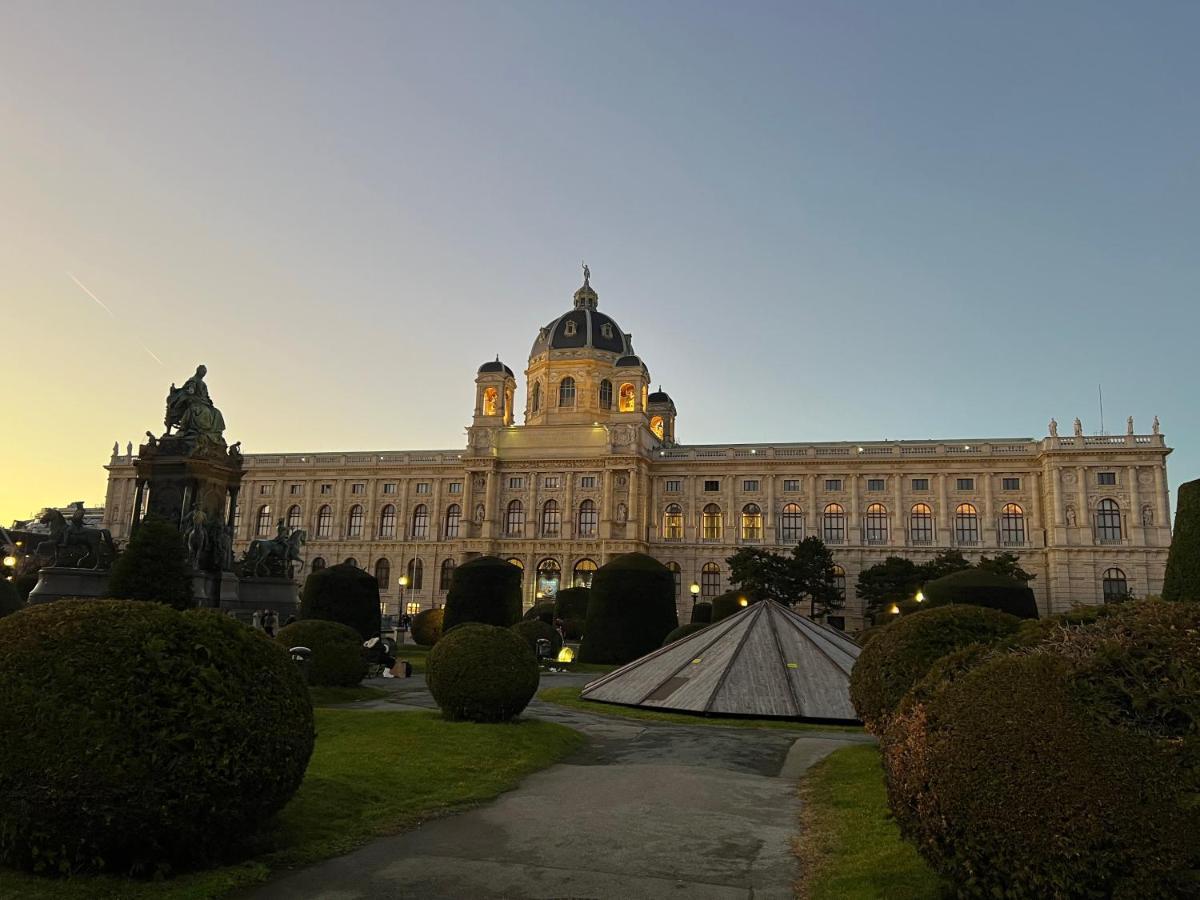 Vienna Design Apartment By Rabe - Kostenfreier Parkplatz & Netflix & Coffee-Bar - Nahe Schloss Schoenbrunn Eksteriør bilde